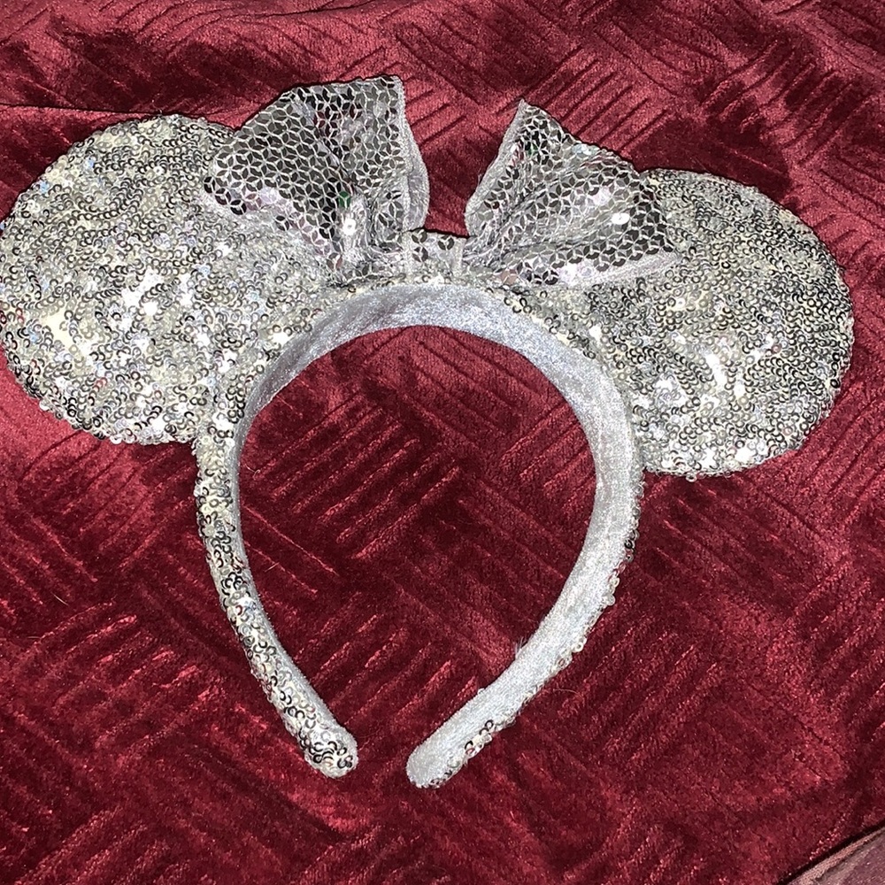 Minnie Mouse sequin ears
